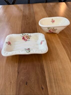 Athena Pottery Vintage Bathroom Vanity Set soap/trinket dish, bath tub